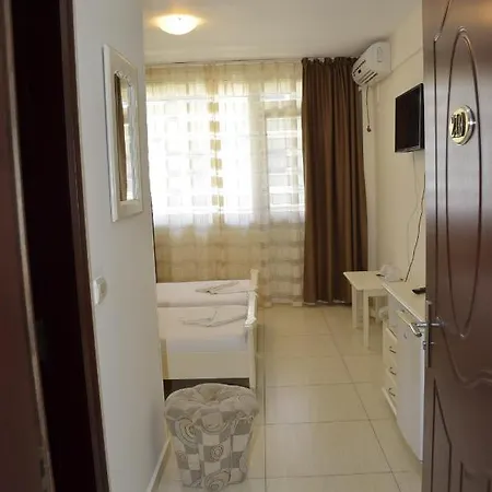 Impact 3* コスティネシュティ