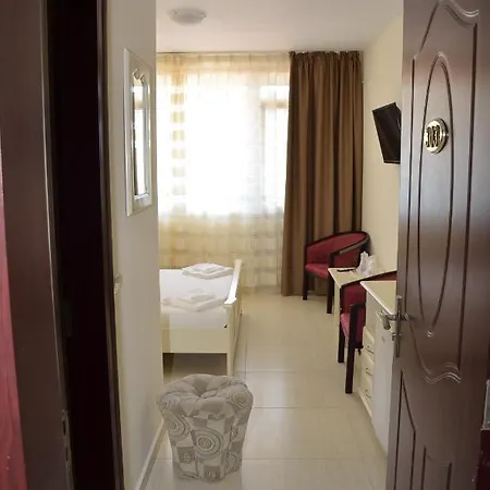 Impact コスティネシュティ