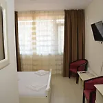 فندق Impact كوستِنيست